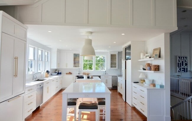 Building Photo - 10 Brant Point Road