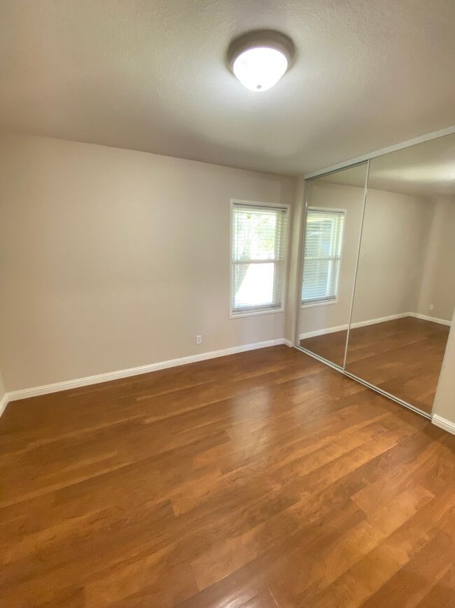 Building Photo - Remodeled 3 Bedroom Lakewood House For Rent-Ready For Move-in ASAP!