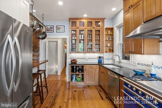 Building Photo - 260 15th St SE