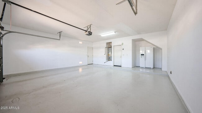 Building Photo - 7015 W Southgate Ave