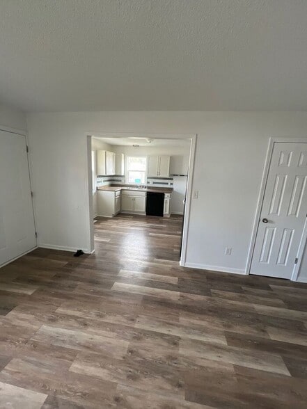 Building Photo - 904 Randolph St