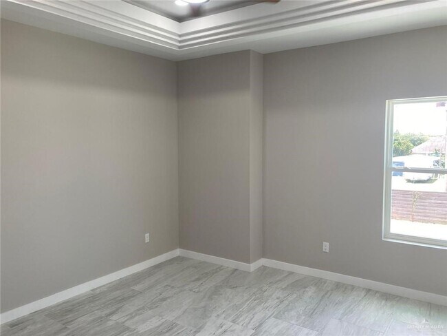 Building Photo - 2221 Dorado Dr