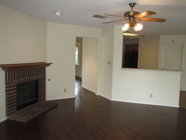 Building Photo - 1811 Lionheart Drive