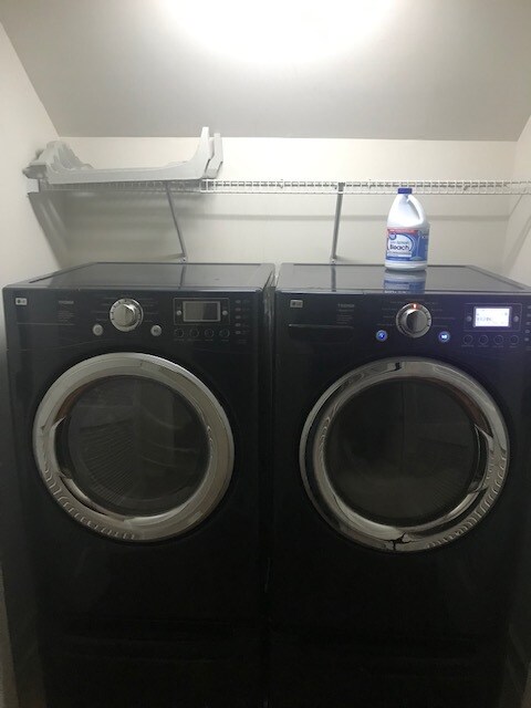 Building Photo - 5004 Cameo Ter