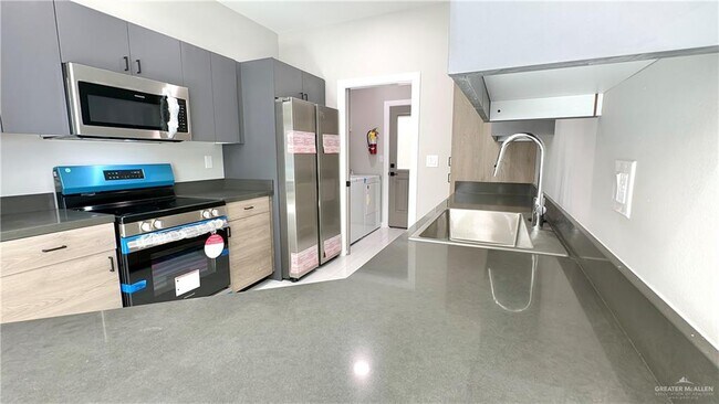 Building Photo - 21 Northwestern Ave