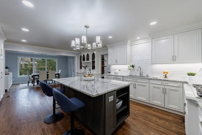 Building Photo - 459 Atlanta Country Club Dr