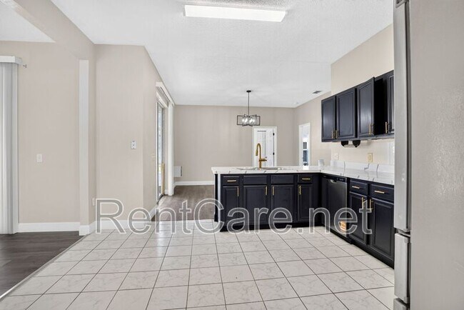 Building Photo - 121 Aurelia Ct