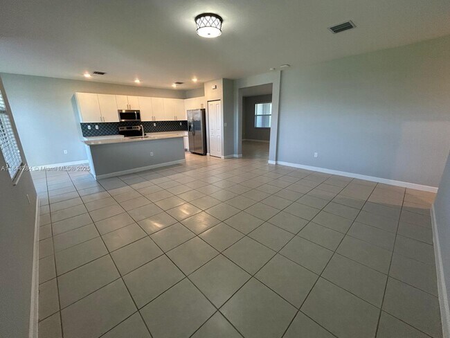 Building Photo - 16740 SW 290th Ln