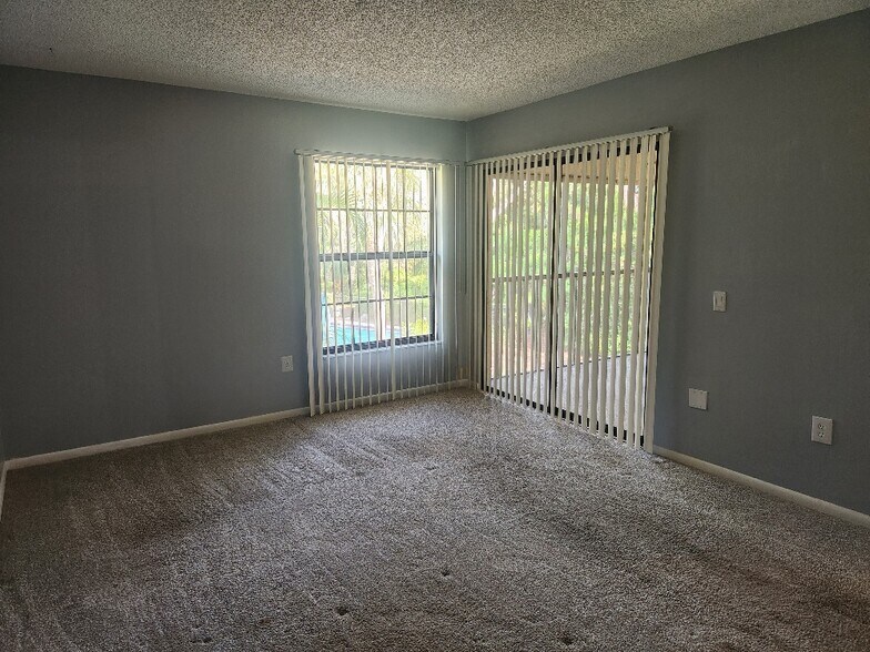 Building Photo - 4817 Winslow Beacon