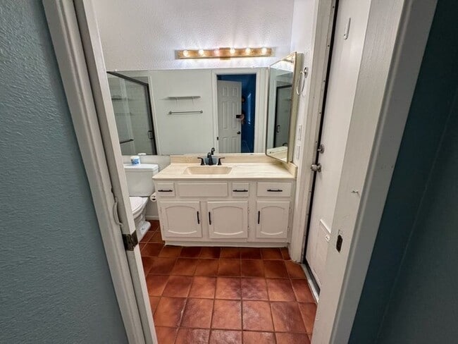 Building Photo - Glendale 4br With Pool