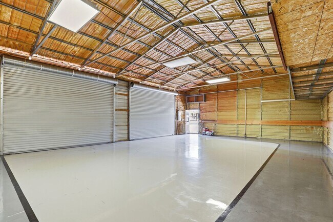 Building Photo - $5795 - Ranch-style home with acreage in West Gilroy's quiet countryside