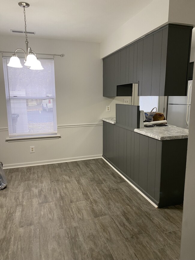 dining room - 502 Deer Lick Pl