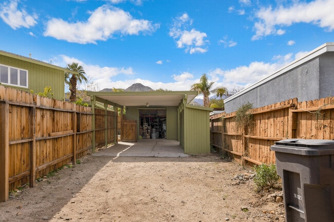 Building Photo - 38501 Bel Air Dr