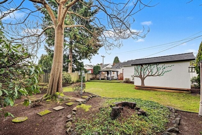 Building Photo - 2658 35th Ave W