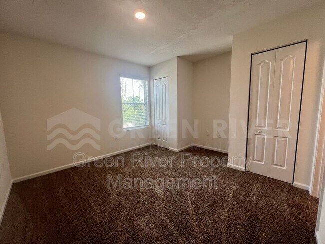 Building Photo - 294 Aralia Ln