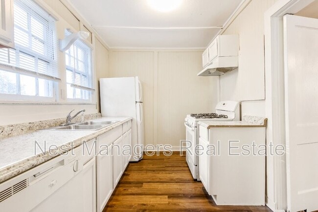 Building Photo - 115 Woodside Ave