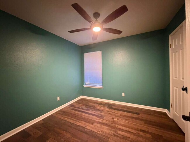 Building Photo - Beautiful single-story home on a corner lot in New Braunfels!