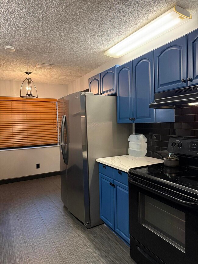 Building Photo - 1389 Pines Ln