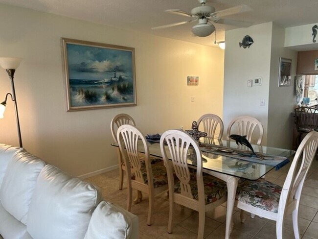 Building Photo - Venice, FL MACARTHUR BEACH Gated Comm. 2/2...