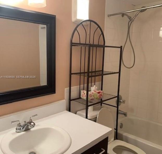 Building Photo - 500 NE 2nd St