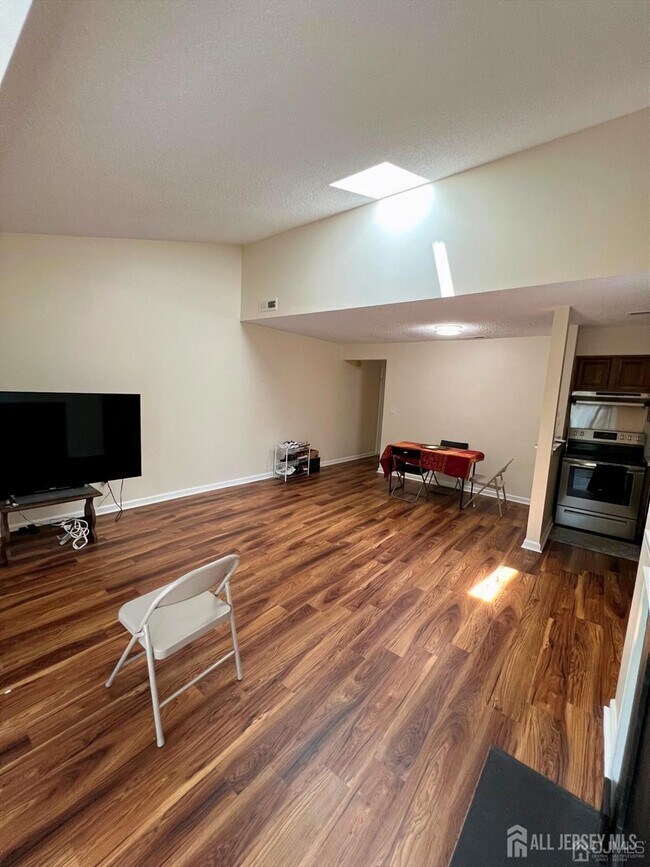 Building Photo - 2304 Aspen Dr