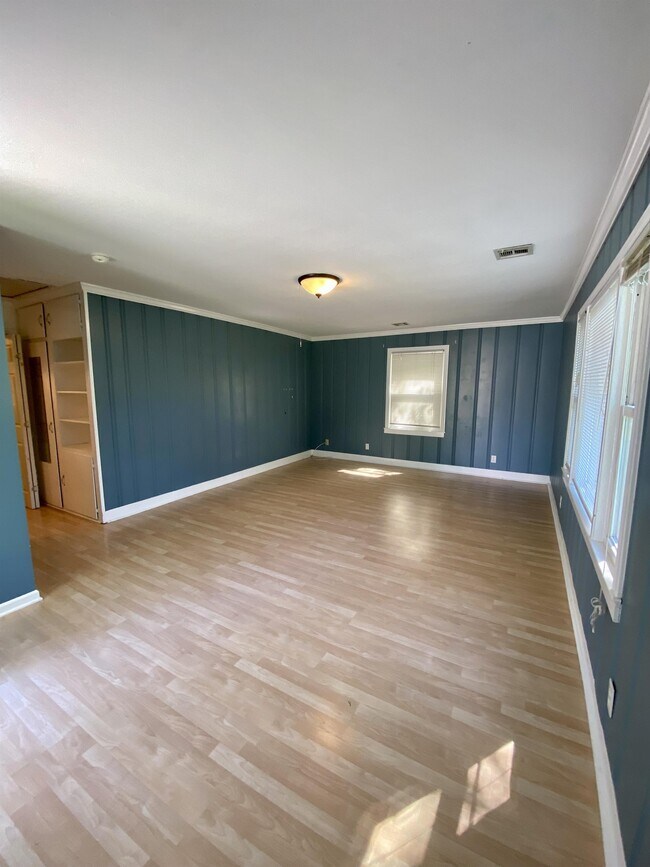 Building Photo - 6034 Juniper Dr