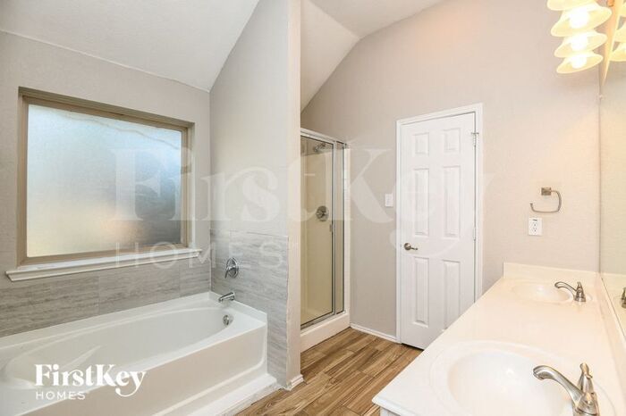 Building Photo - 536 Harbor Crest Rd