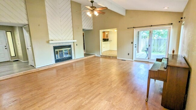Building Photo - 7720 S Lakewood Ave