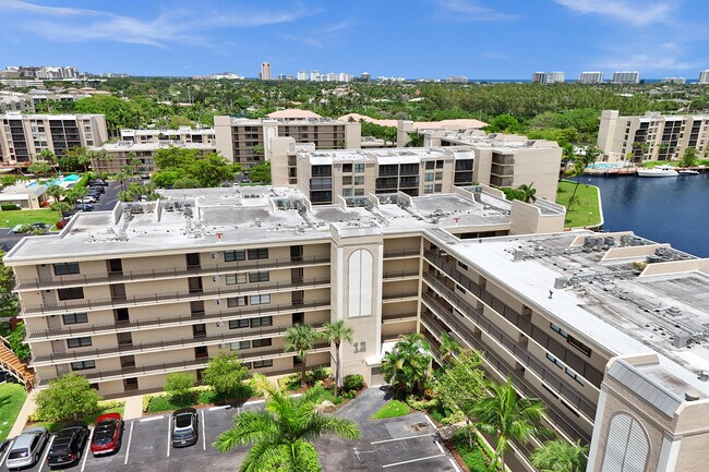 Building Photo - 12 Royal Palm Way