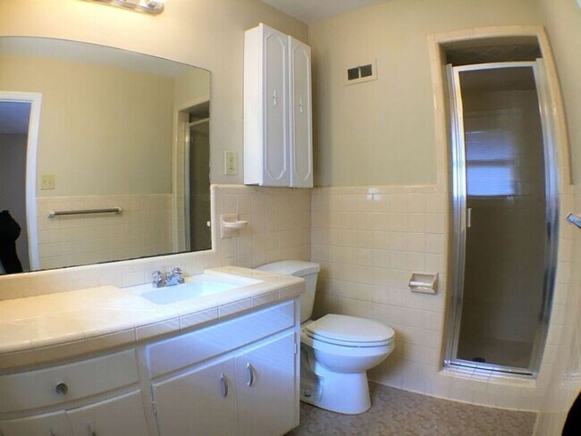 Building Photo - 151 Lenora Dr