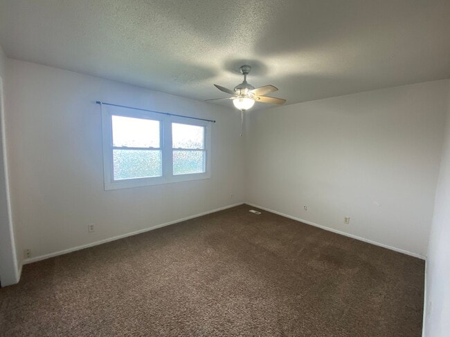 Building Photo - Spacious 2 Bedroom Condo in Ankeny!