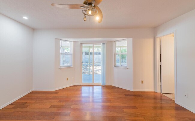 Building Photo - 7113 Welton Dr NE