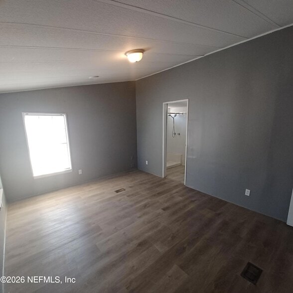 Building Photo - 10262 Roadway Dr