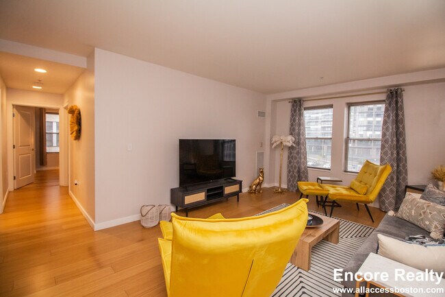 Building Photo - 16 Miner St