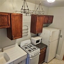 Building Photo - 108 Boardman St