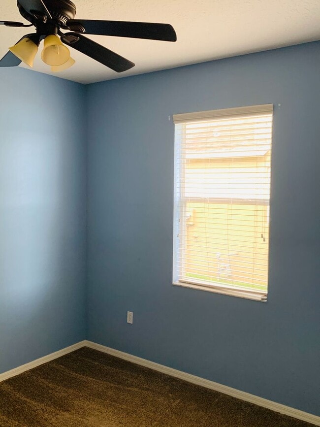 Building Photo - Waterfront View! 4 bed 2 bath 2 car garage
