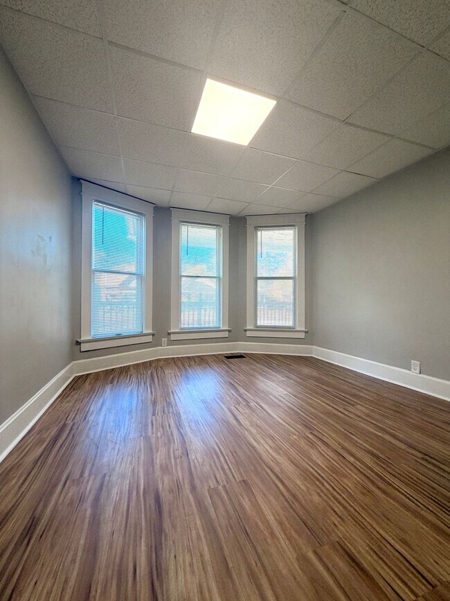 Building Photo - 1454 S 7th St