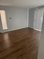 Building Photo - 3119 Key Largo Dr