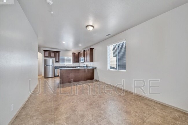 Building Photo - 2805 S Flagstone Ln
