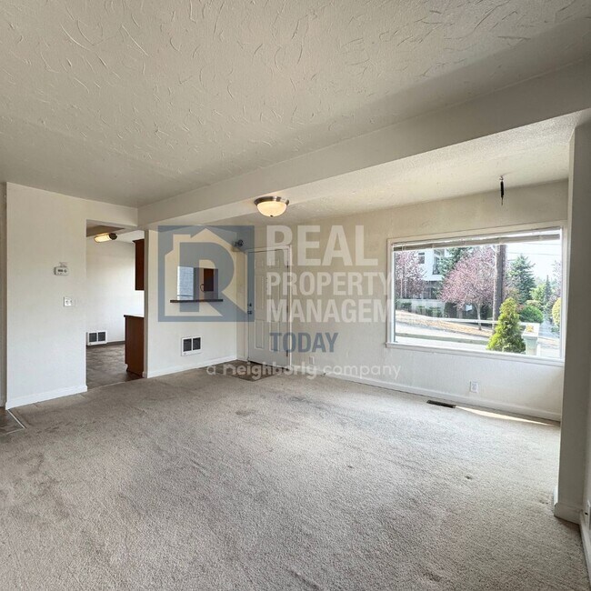 Building Photo - Dammrose - 3201 (Cascade Group)