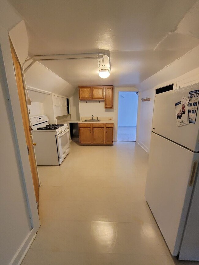 Building Photo - 620-22 Fellows Ave