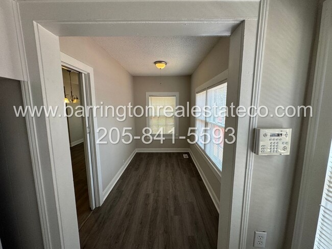 Building Photo - 1317 5th Ave N