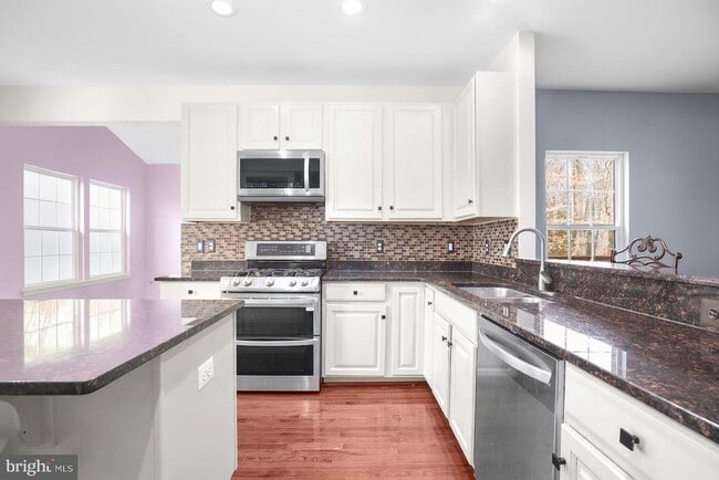 Building Photo - 71 Bismark Dr