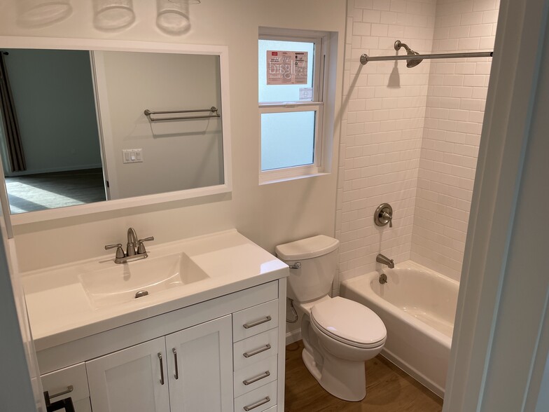 Building Photo - 1191 Hillside St