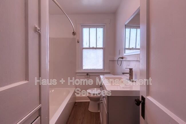 Building Photo - 68 Dewey St