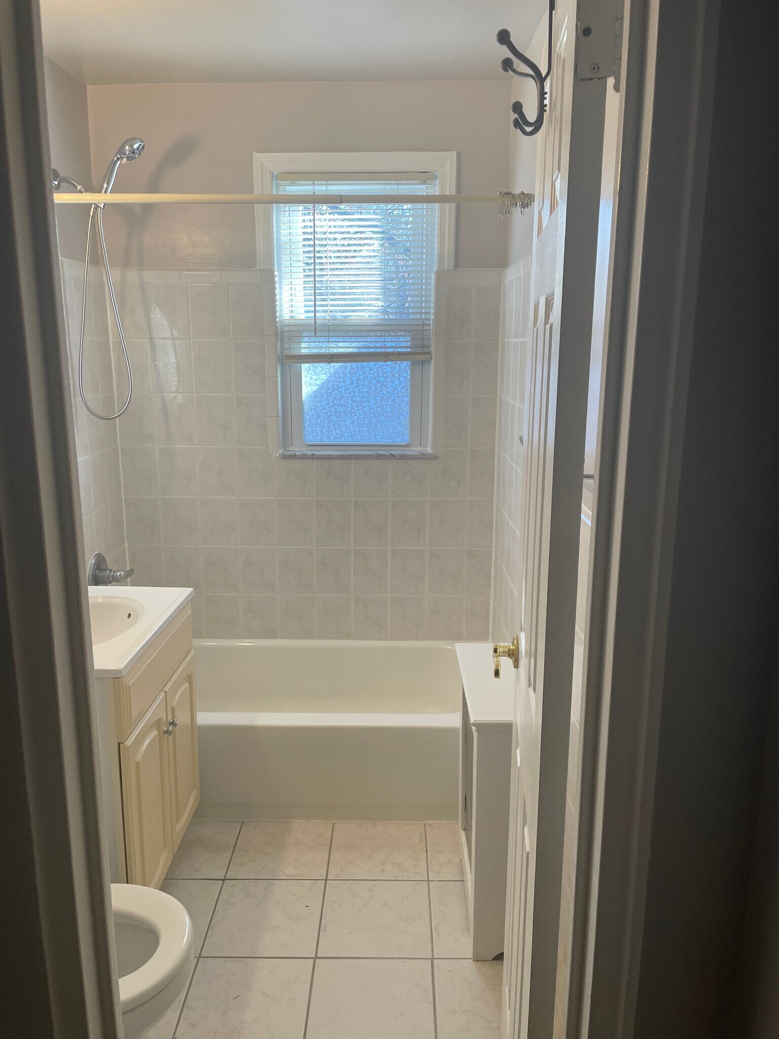 Building Photo - 343 Bloomfield Ave