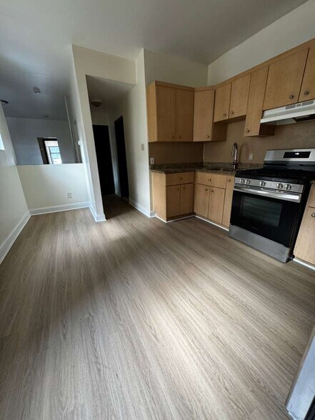 Building Photo - 129 Chestnut St