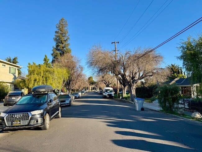 Building Photo - 1709 Guadalupe Ave