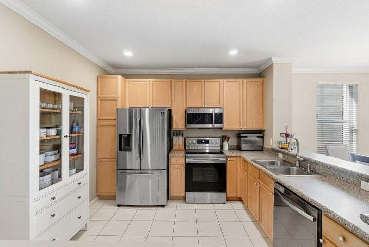 Building Photo - 9911 Porta Leona Ln