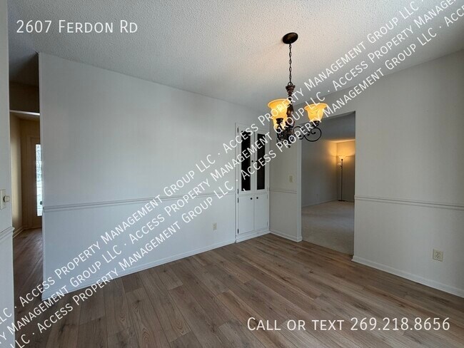 Building Photo - 2607 Ferdon Rd